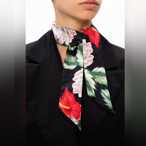 Gucci Accessories - Gucci Black and Red Floral Silk Scarf